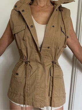 Love Tree Sleeveless Utility Jacket in Tan